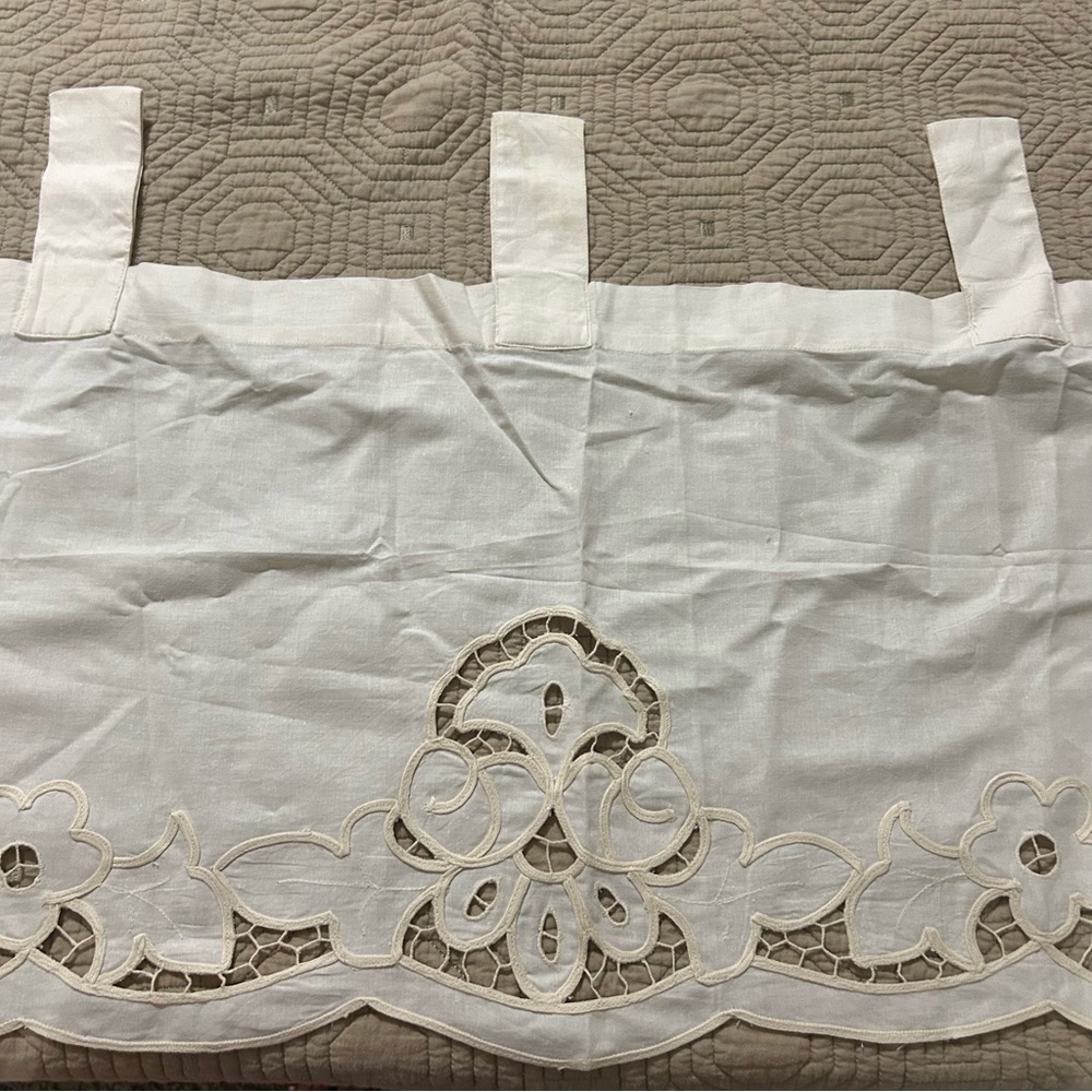 Vintage Home tab valance NWT